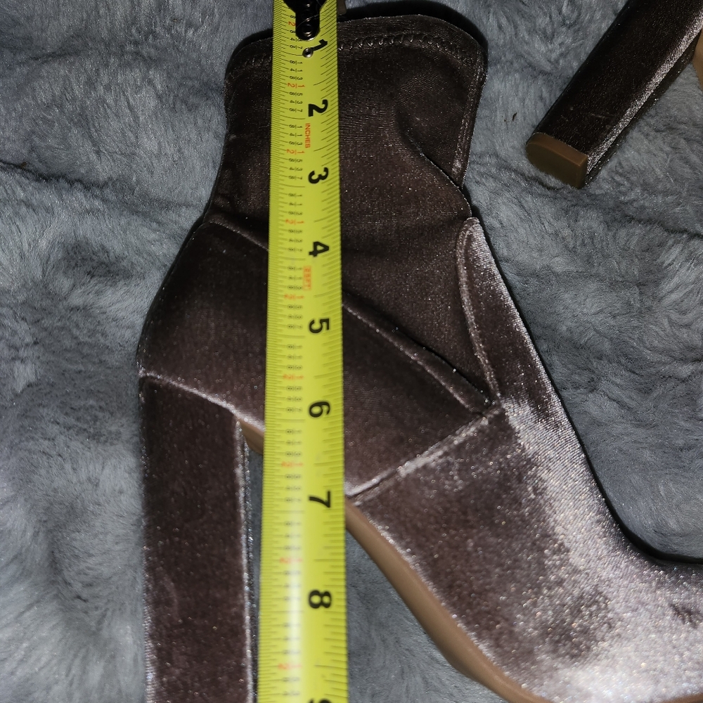 Steve Madden (Edit) Size 7.5 Gray Velour Sock Boot - Picture 8 of 12
